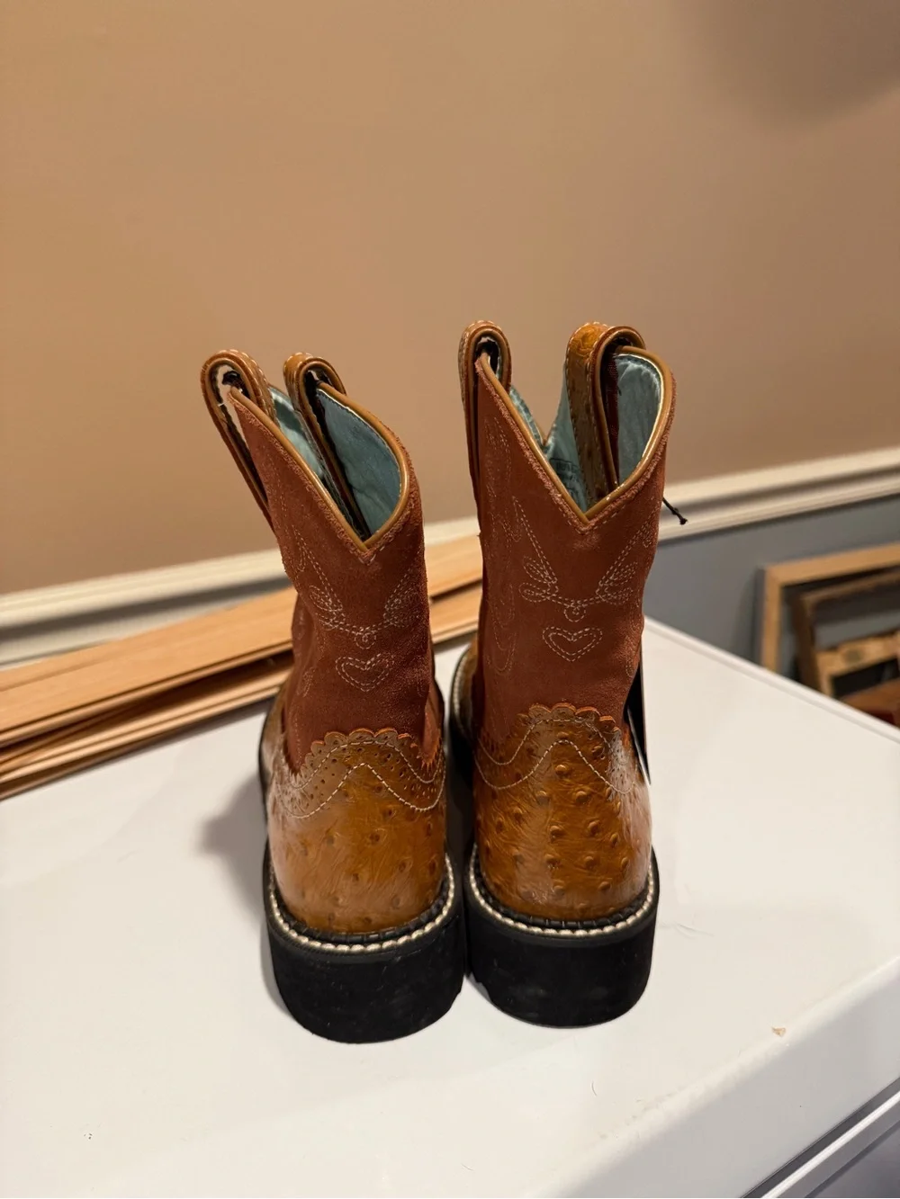Ariat Fatbaby Tan Ostrich-Texture Pull-On Western Boots brand new with tags